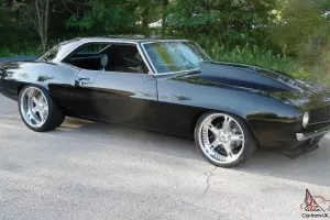 1969 Chevrolet Camaro Pro-Touring Resto Mod 5 speed w/555 Big Block Chevy Black