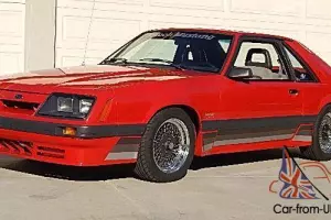 Ford : Mustang Saleen #25