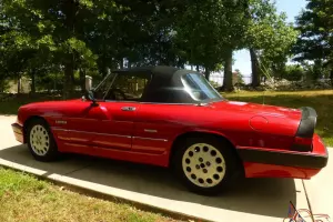 1988 Alfa Romeo Spider Quadrifoglio Convertible 2-Door 2.0L