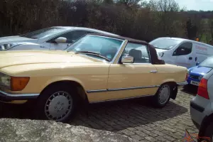  1984 MERCEDES 280 SL BEIGE 