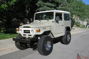 1976 Toyota Land Cruiser FJ40.  Complete Restoration.  Beautiful!