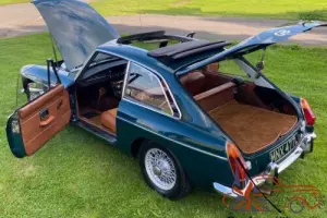 MGB GT British Racing Green OSELLI POWER PERFORMANCE ENGINE 1995ccFAST ROAD SPEC