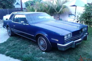 Oldsmobile : Toronado brougham