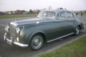 Bentley S1 IN POOLE DORSET UK Power steering Automatic 1959