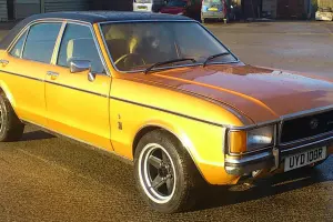  1977 MK1 FORD GRANADA GHIA GOLD 