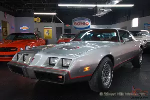 STUNNING CONDITION, 4-Speed, Platinum Silver/Carmine Red, AWESOME DRIVER