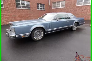 Lincoln : Continental Mark V Givenchy Photo