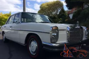 Mercedes 250 W114 1969 compact sedan drag race bagged classic cruiser