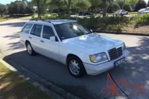 1995 Mercedes-Benz E-Class Photo