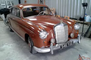  Mercedes-Benz 1959 220s Ponton Brown 