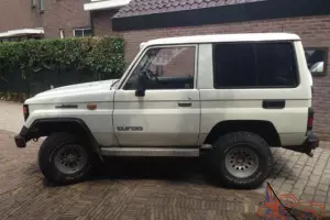 Toyota : Land Cruiser LJ70