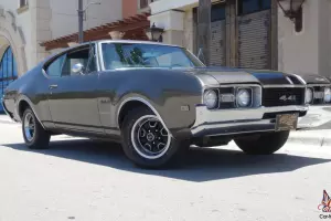 1968 oldsmobile 442 2 dr. Holiday Coupe   show car