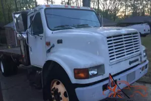 1998 International Harvester 4700 4X2