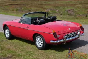  1970 MG B ROADSTER 3500V8 AUTOMATIC, TARTAN RED 