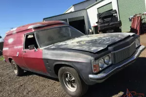 1977 Holden HZ Sandman Panel VAN 253 V8 4 Speed HQ HJ HX WB in NSW