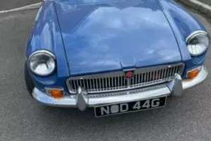 1968 MGB GT CHROME BUMPER / WIRE WHEELS NEW MOT!!!