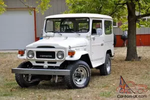 Toyota Land Cruiser FJ40 original Cygnus White chrome wheels