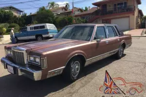 1985 Lincoln Town Car Photo