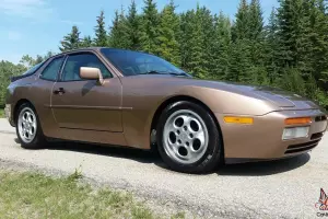 Porsche : 944 turbo