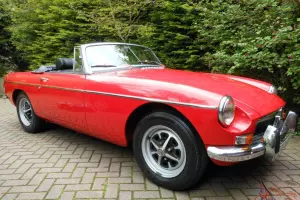  MGB Roadster 1972 - Tartan Red - Fully Restored. 