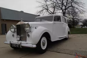 ROLLS ROYCE  WITH ALUMINUM HOOPER COACHWORK Photo