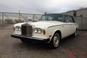 1976 Rolls Royce Silver Shadow (Long Wheel Base) Located near CHICAGO L@@K !!!