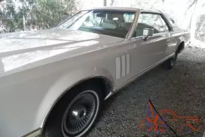 1978 Lincoln Mark Series Mark V Photo