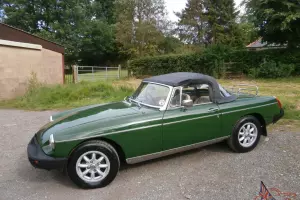 1975 ' P ' MGB 1.8 ROADSTER IN BROOKLANDS GREEN/CREAM LEATHER ** SHOW WINNER **