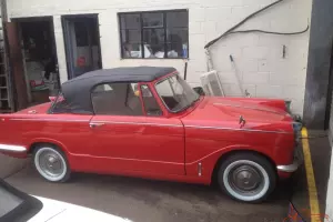  TRIUMPH HERALD 1200 RED 