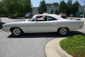 1970 Road Runner white in excellent condition