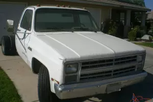 1985 GMC 3500 1 Ton Dually Cab & Chasse 454 2WD NR