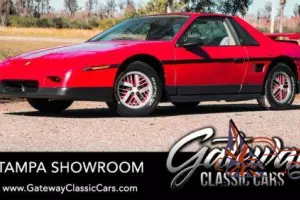 1986 Pontiac Fiero SE Photo