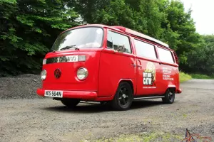  1975 VOLKSWAGEN T2 Bay Window campervan RED 