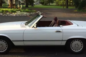 1988 Mercedes-Benz 560SL    ORIGINAL! ORIGINAL! ORIGINAL!  60K Miles!!