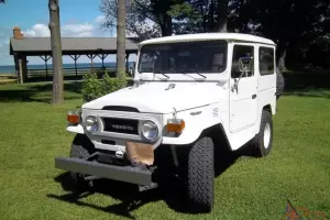 Toyota 1976 Land Cruiser FJ40