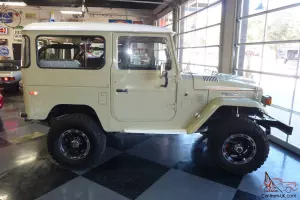 Toyota : Land Cruiser Base 2-Door
