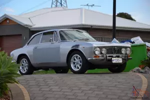  Alfa 105 GTV 2000 Auto  Photo