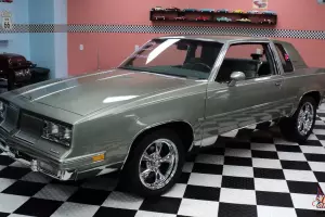 1986 OLDSMOBILE CUTLASS SUPREME 1 OWNER 29,031 MILES