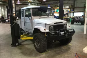 Toyota : Land Cruiser FJ45 CREW CAB