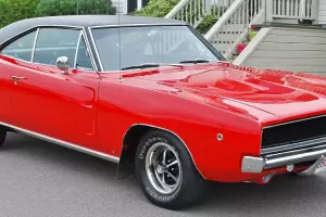 Dodge : Charger 383