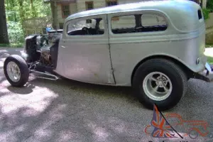 1933 Ford chop top sedan
