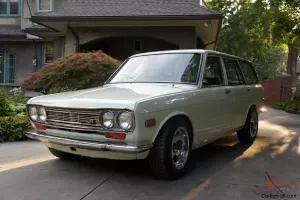 Datsun 510 wagon - clean original nissan bluebird white