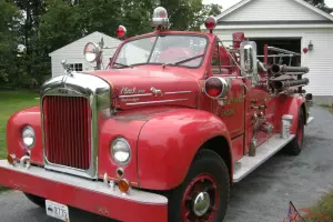 1954 Mack B85 Antique Fire Engine