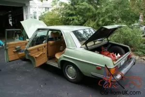 1975 Mercedes-Benz 200-Series 240D