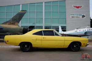Plymouth : Road Runner 2dr coupe