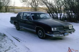 Oldsmobile : Cutlass Brougham Coupe 2-Door