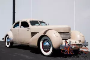 1936 Cord 810 Sedan