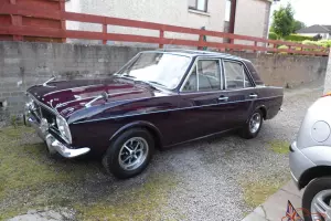  FORD CORTINA MK2 1600E AUBERGINE 