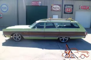 1973 Chrysler Town & Country Wagon --