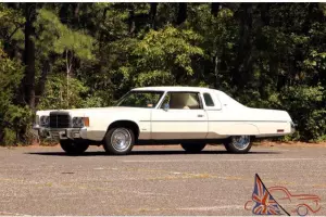 Chrysler : New Yorker Coupe